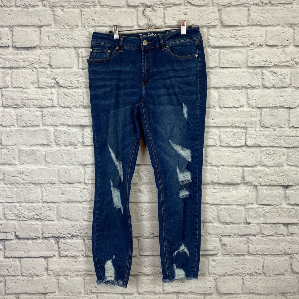 NWT Women’s Distressed Ripped Skinny Jeans in Medium/Dark Wash - Size 12